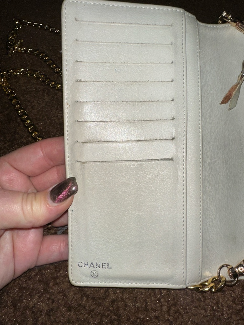 CHANEL Oatmeal white family shade. Quilted CC Logo Wallet - Picture 3 of 16